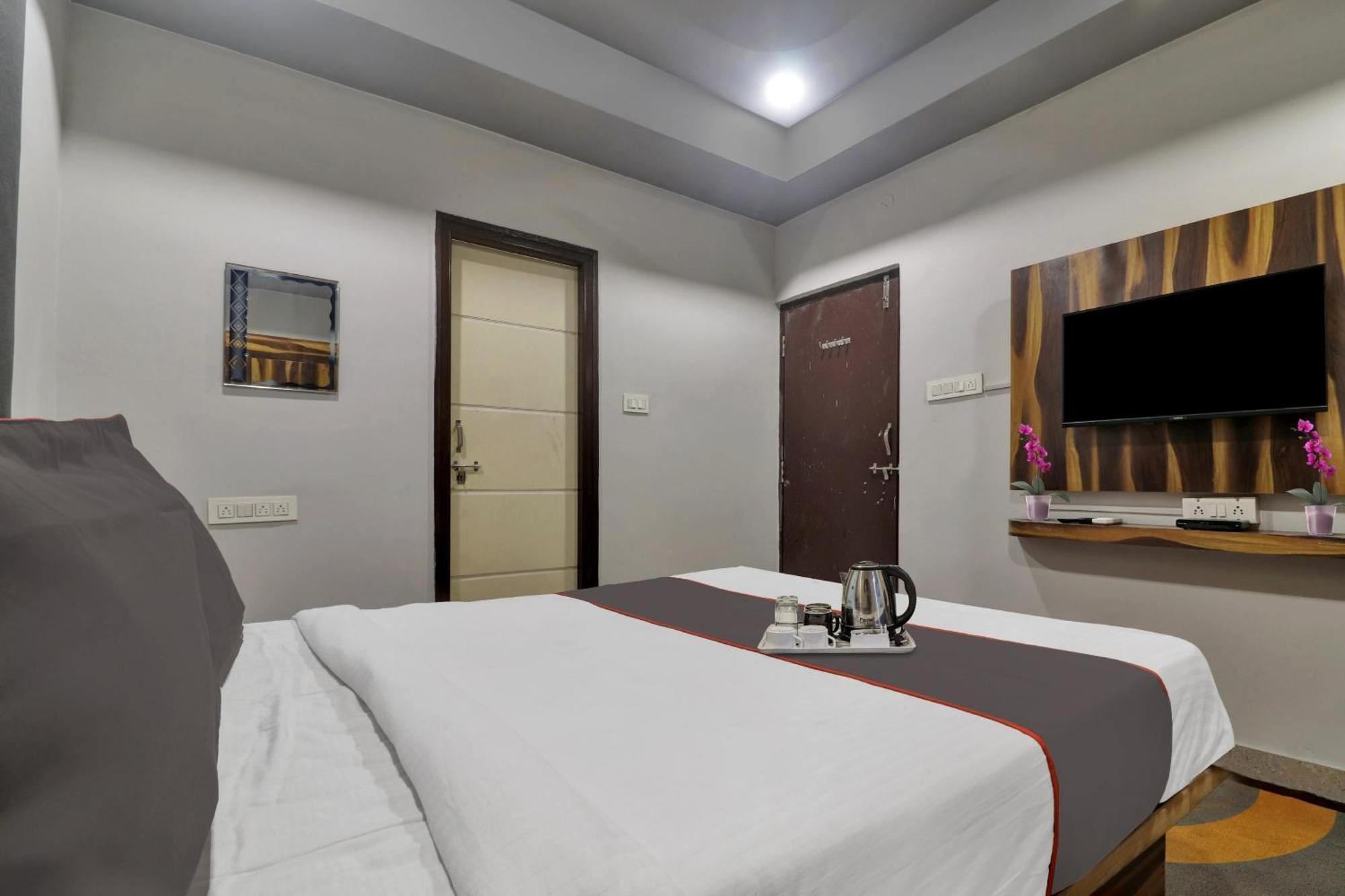 Super Townhouse Rcc Blizz Ξενοδοχείο Kondapur  Εξωτερικό φωτογραφία