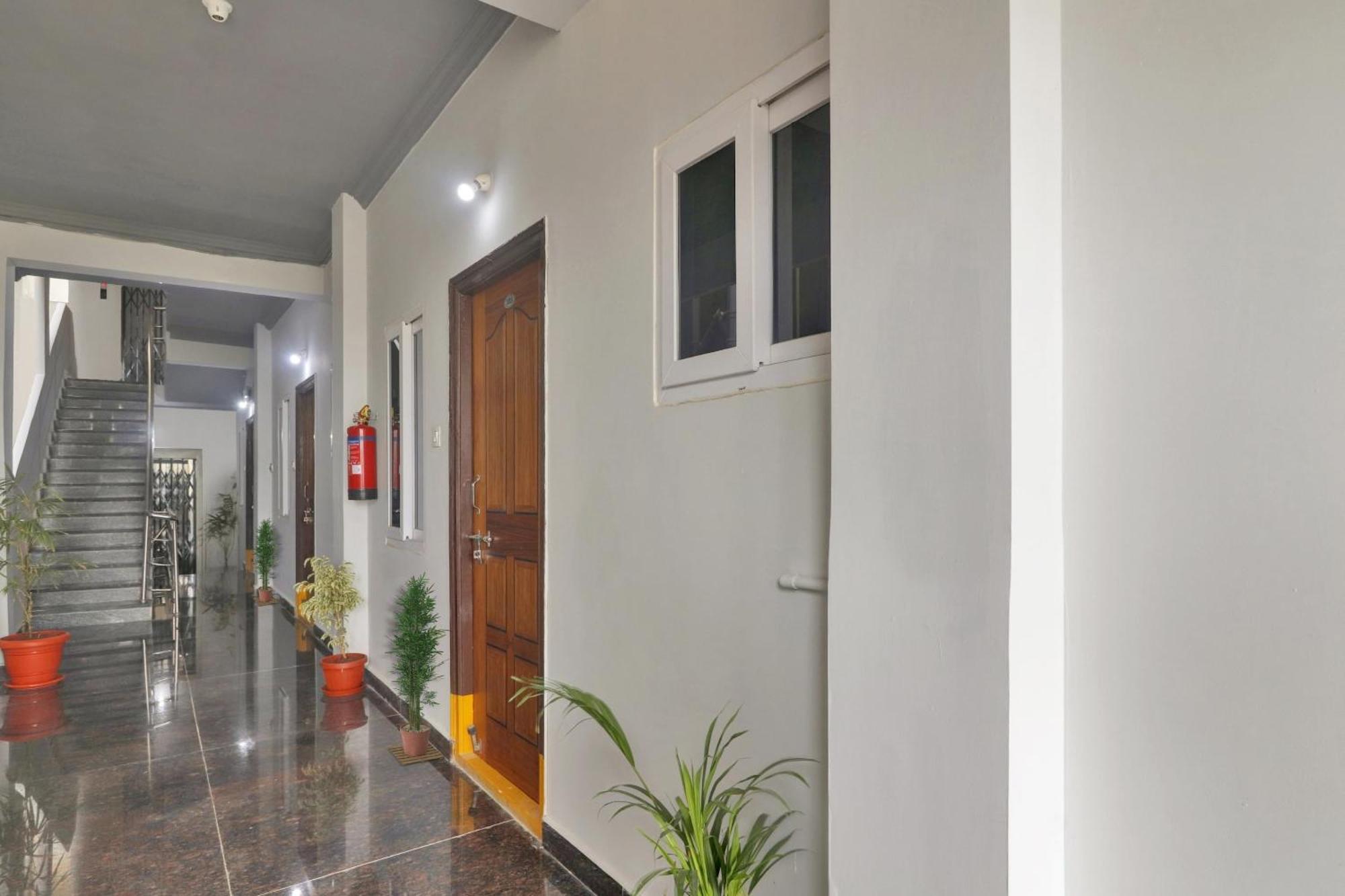Super Townhouse Rcc Blizz Ξενοδοχείο Kondapur  Εξωτερικό φωτογραφία