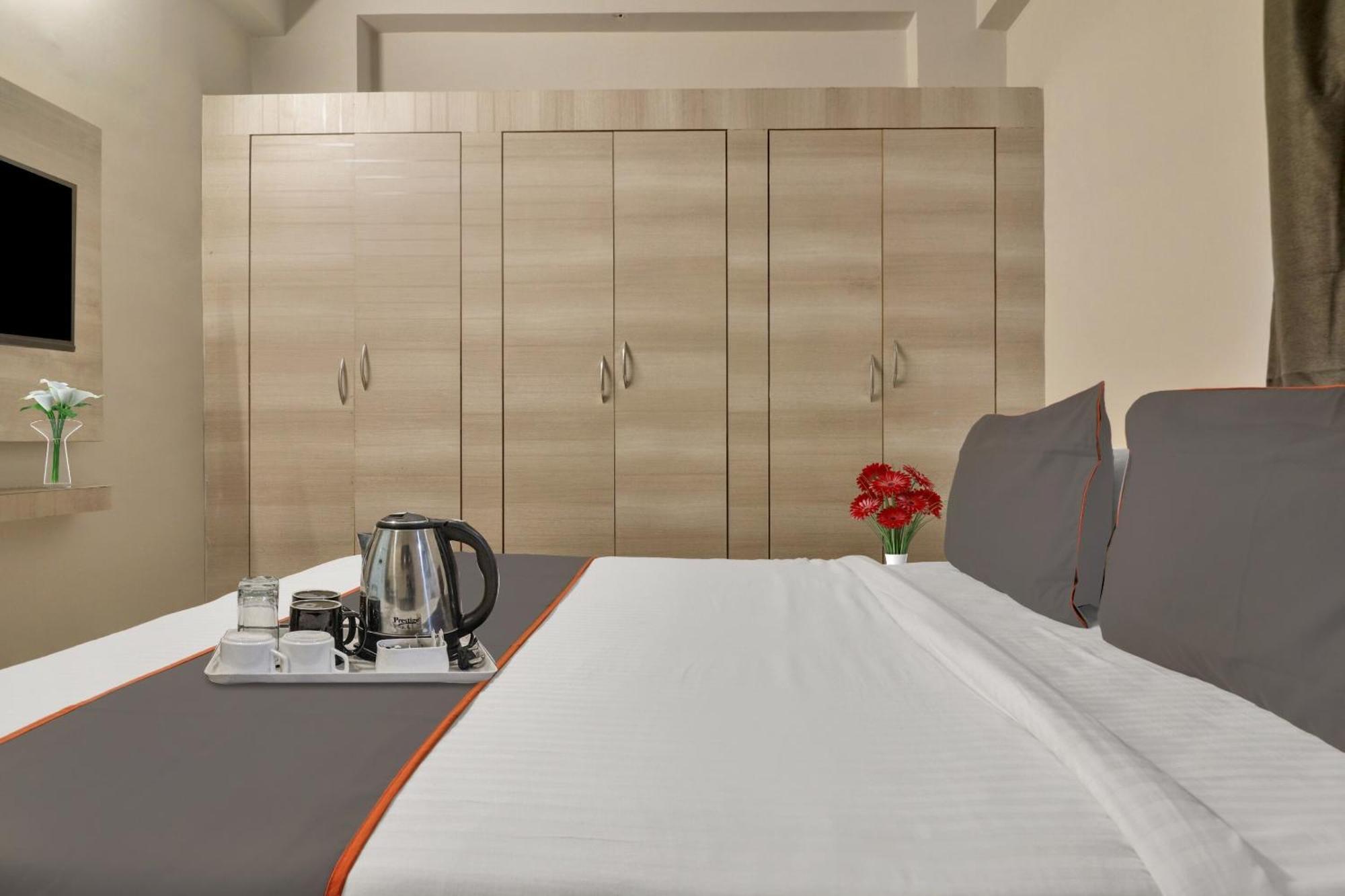 Super Townhouse Rcc Blizz Ξενοδοχείο Kondapur  Εξωτερικό φωτογραφία