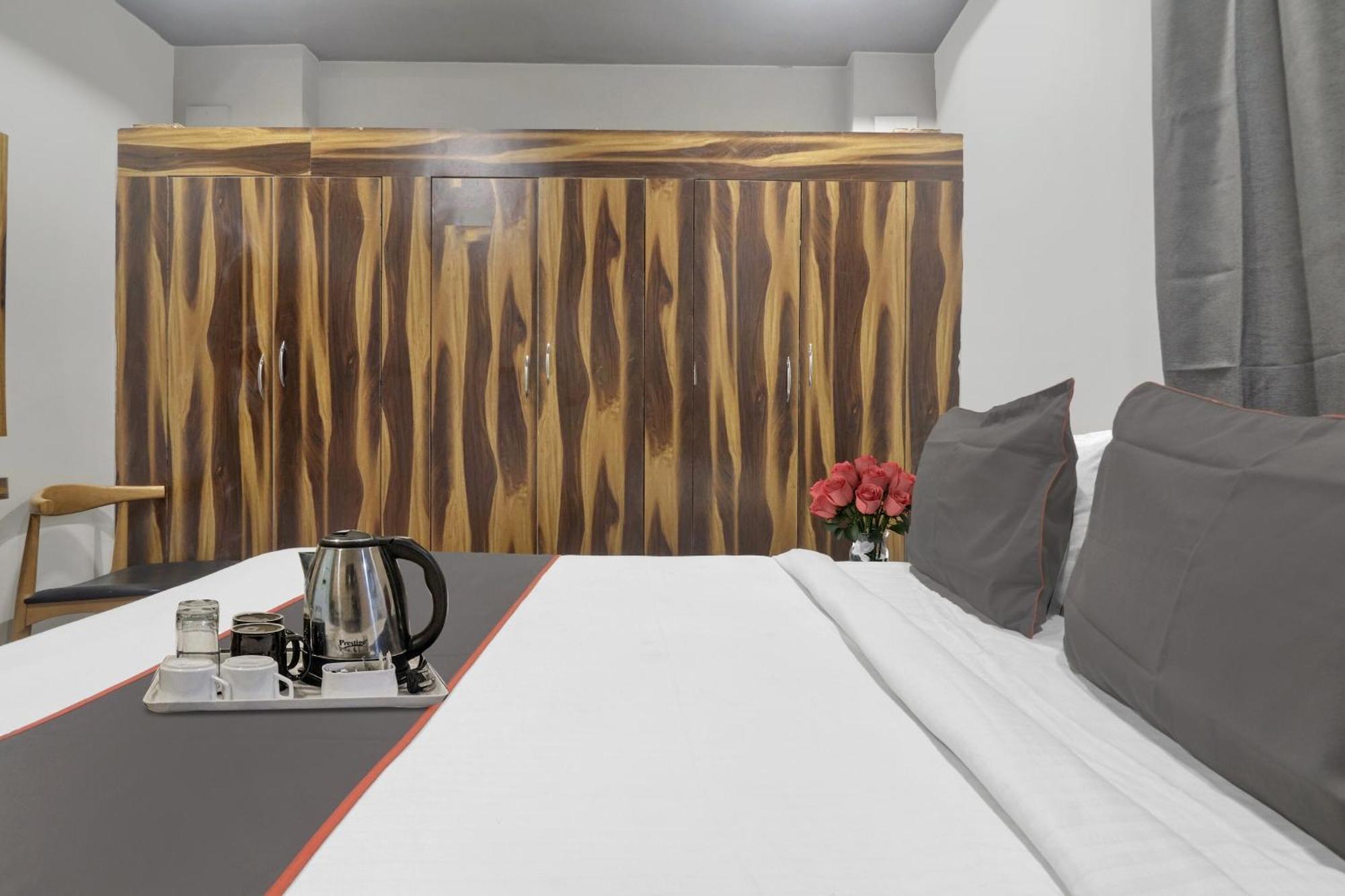 Super Townhouse Rcc Blizz Ξενοδοχείο Kondapur  Εξωτερικό φωτογραφία